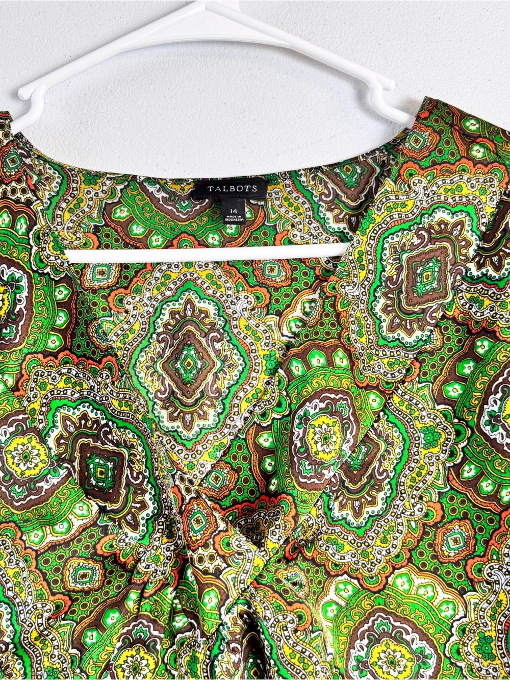 Talbots Blouse Womens 14 Green Multicolor Geo Long Balloon Sleeves Satin Top - Picture 3 of 7